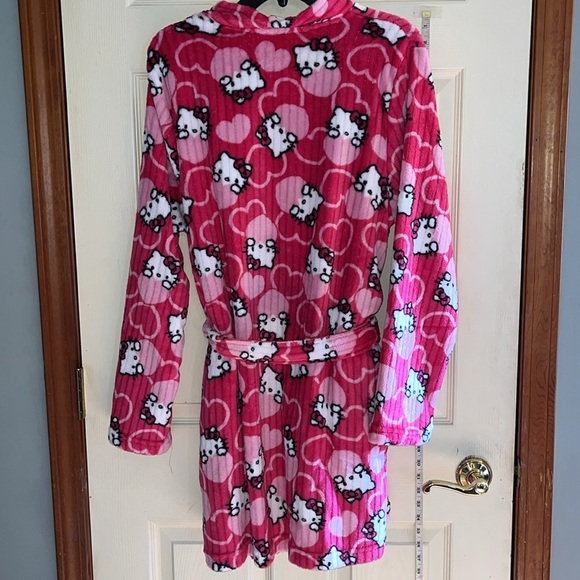 NWT-Sanrio hello Kitty-L-pink-all over print, pockets, belted tie, robe. - Picture 2 of 11
